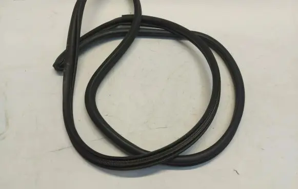 Toyota Yaris Cross Sliding door rubber seal 