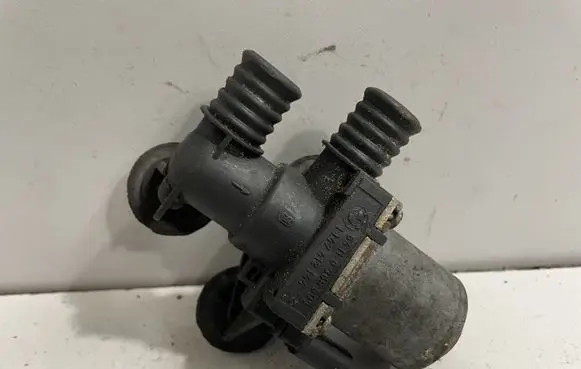 BMW X3 E83 Coolant heater control valve 8369805