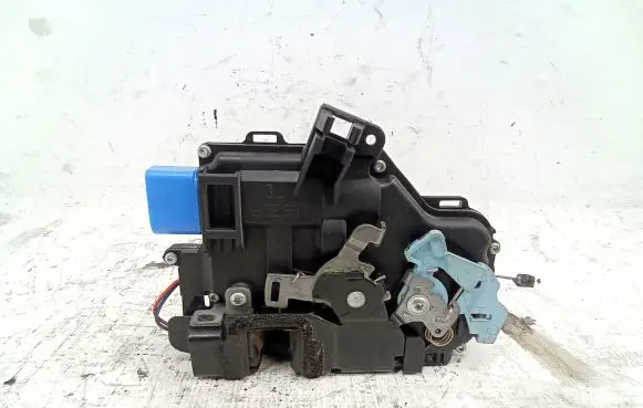 Skoda Roomster (5J) Front door lock 5J1837016A