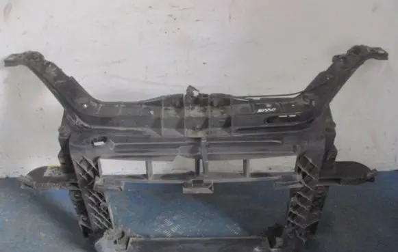 Ford Fusion Front bodywork piece 