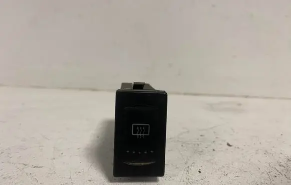 Volkswagen PASSAT B5.5 Windscreen/window heater switch 3B0959621B