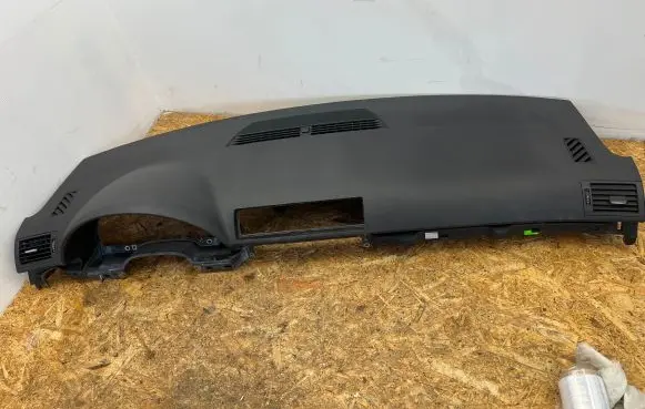 Audi A4 S4 B7 8E 8H Dashboard 8E1858041