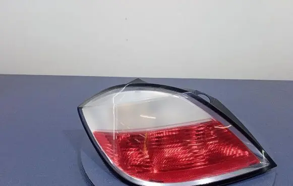 Opel Astra H Rear/tail lights 24451835