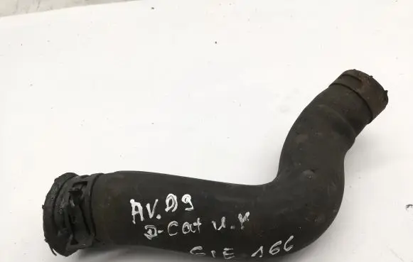 Toyota Avensis T270 Engine coolant pipe/hose