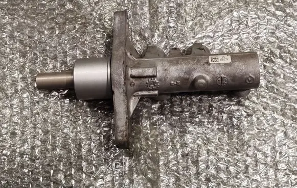 Renault Master III Master brake cylinder 460110032R 195S3N 25195S3N
