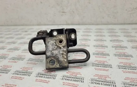 Audi A6 S6 C6 4F Front door lower hinge 8E0833411E