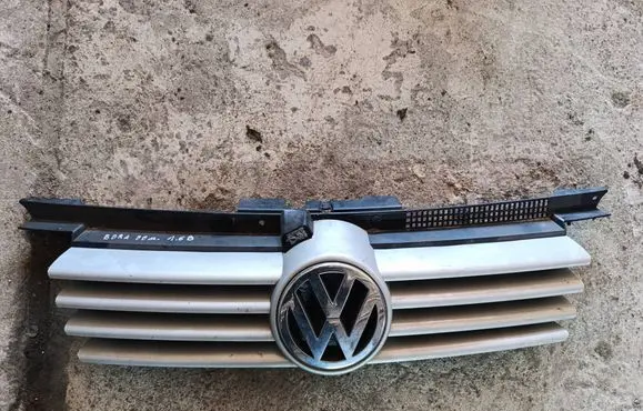 Volkswagen Bora Front grill 1j5853655c
