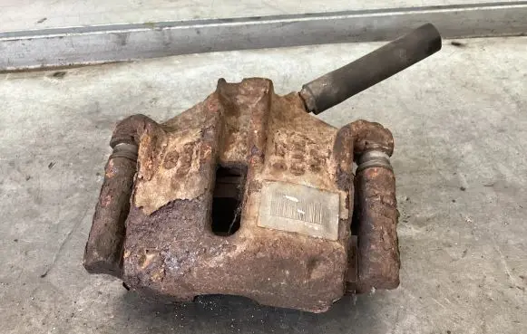 Citroen C4 I Front brake caliper