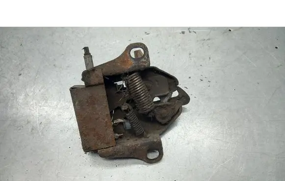 Mazda 626 Engine bonnet/hood lock/catch