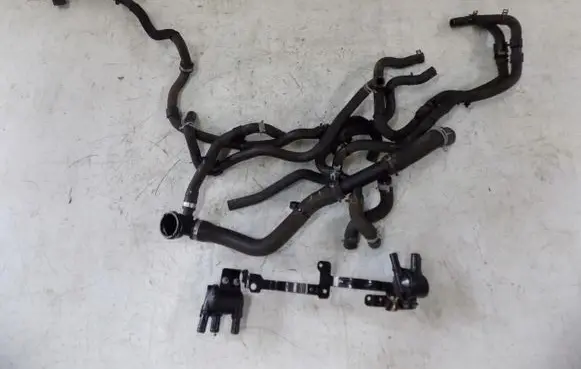 Volvo XC40 Engine coolant pipe/hose