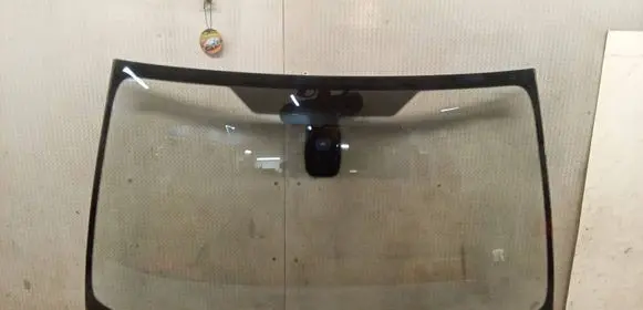 Ford Mondeo MK IV Front windscreen/windshield window 