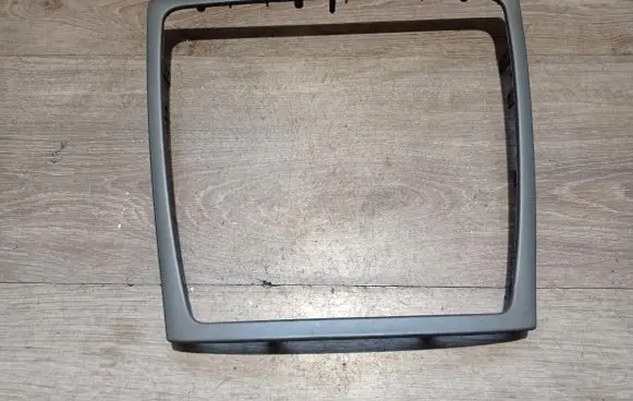 Volvo S60 Radio/GPS head unit trim 30672110