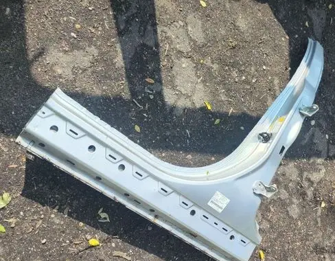 Ford Explorer V Pillar (middle) 
