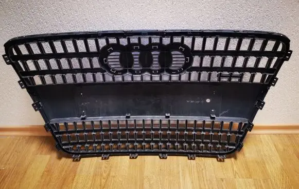 Audi Q7 4L Front bumper upper radiator grill 4L0853651