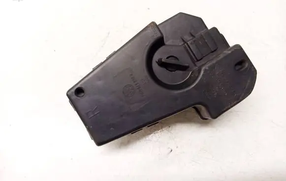 Volkswagen Sharan Tail light bulb cover holder 7M0945258A