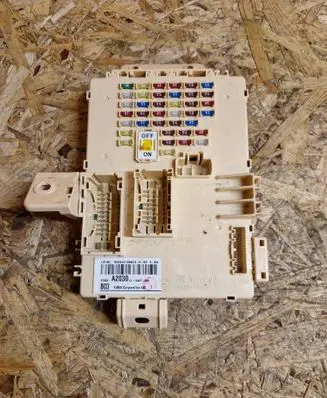 KIA Ceed Fuse module 91950A2030 A20301411080615 1314A27068