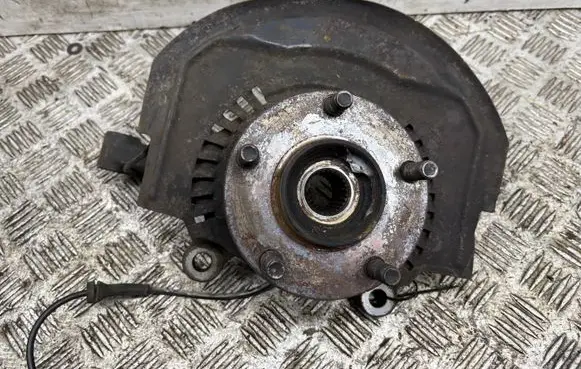 Infiniti FX Front wheel hub