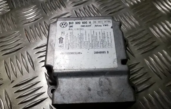 Volkswagen Golf Plus Airbag control unit/module 1K0909605H