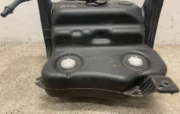 Volkswagen PASSAT B8 AdBlue liquid reservoir 3Q0131877F