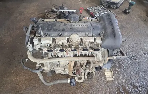 Volvo V70 Engine B5244SG