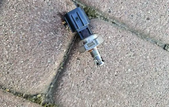 Toyota Camry VIII XV70 Fuel pressure sensor 09448-33010- XA25A 0944833010