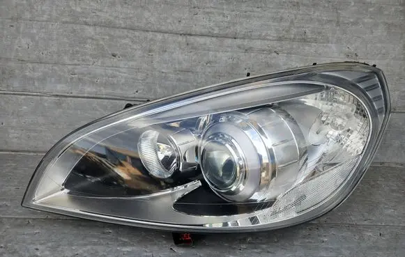 Volvo V60 Headlight/headlamp 31299990 89905477