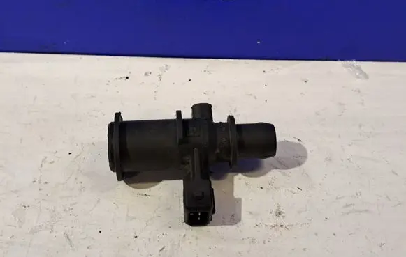 Volvo V70 Engine mount vacuum valve 8653644