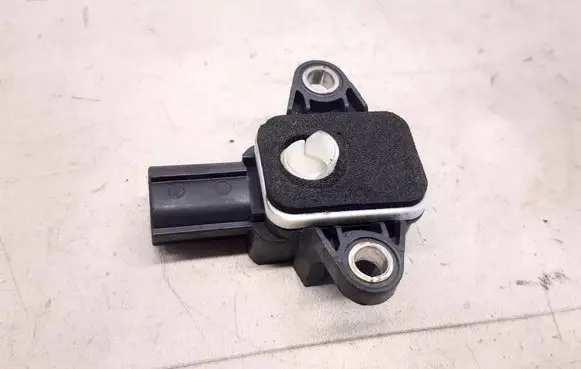 Audi A3 S3 8P Airbag deployment crash/impact sensor 8P0955557 180806 019627
