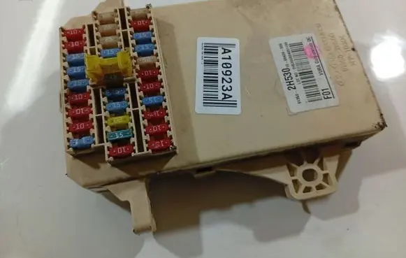 Hyundai i30 Fuse box set 919502H530
