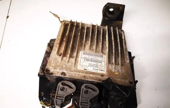 Renault Modus Engine control unit/module 8200399038