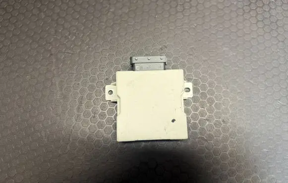 Toyota Avensis T250 Window wiper relay 150696