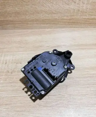 Audi A3 S3 8L Air flap motor/actuator 1J1907511A