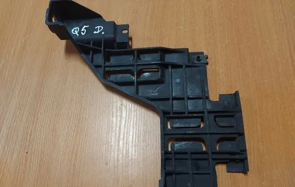 Audi Q5 SQ5 Headlight/headlamp mounting bracket