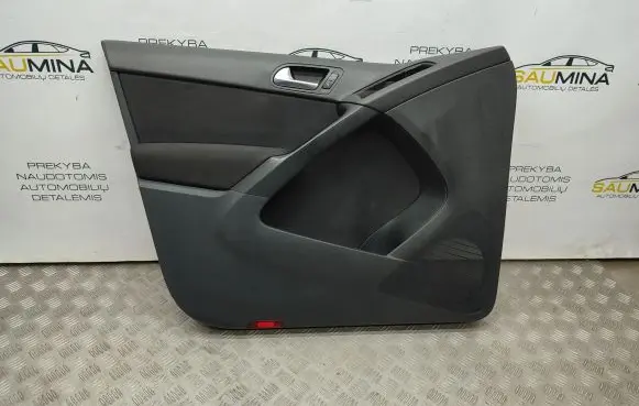 Volkswagen Tiguan Front door card panel trim