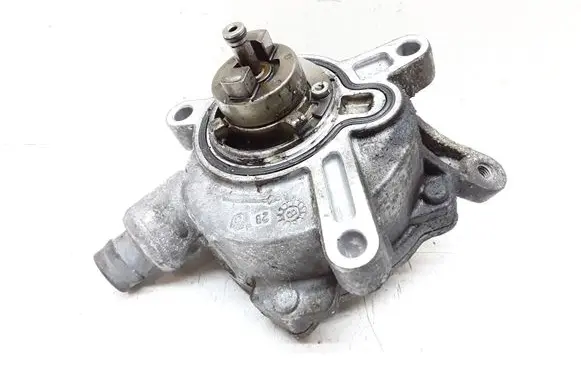 Volvo V70 Vacuum pump 30731825