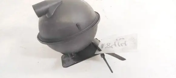 Vacuum air tank