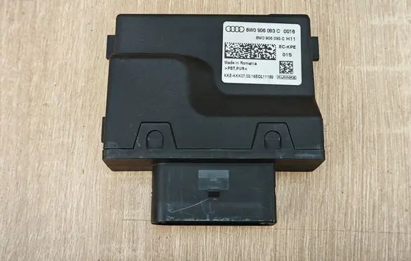 Audi A4 S4 B9 Fuel injection pump control unit/module 8W0906093C