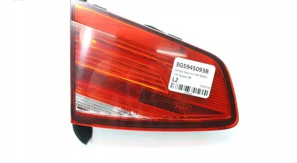Tailgate rear/tail lights