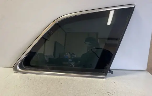Audi Q7 4M Rear side window 4M0845298C