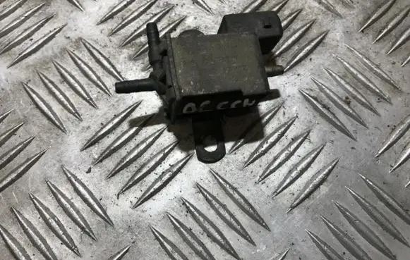 Volkswagen Golf III Turbo solenoid valve 028905283f