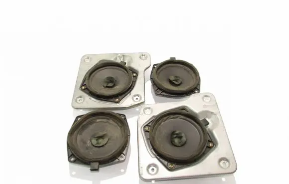 Mitsubishi Pajero Rear door speaker MR306819