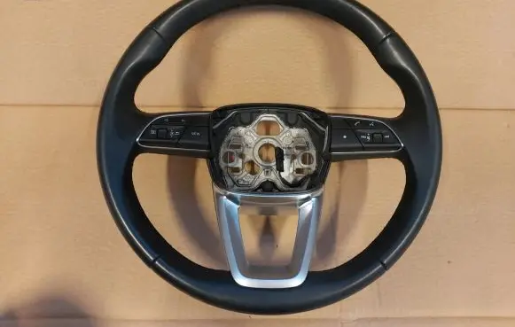 Audi Q3 F3 Steering wheel