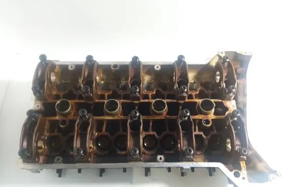 Mercedes-Benz E W210 Engine head A1110105720 1110105720 R1110163901