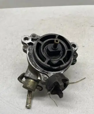 Mazda Premacy Vacuum pump RF4F18G00 X2T58171A
