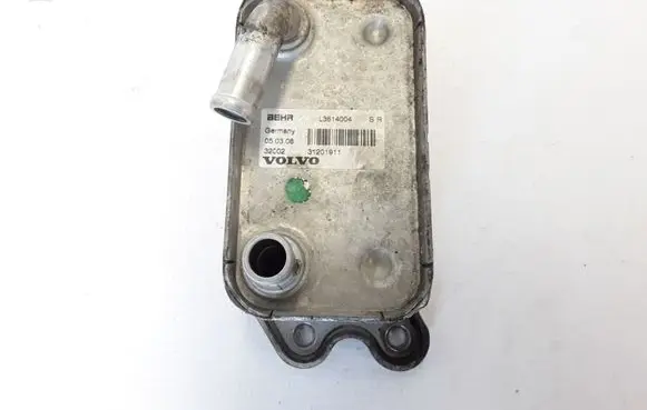 Volvo XC70 Oil filter mounting bracket 31201911