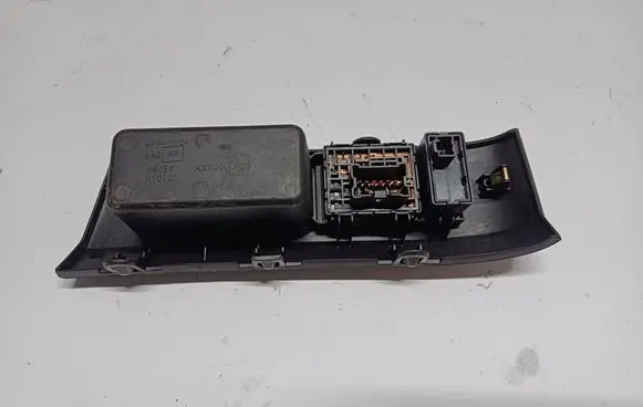 Nissan Micra Wing mirror switch 68485AX700 K10121 AX700LHD