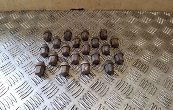Ford Transit - Tourneo Connect Nuts/bolts 