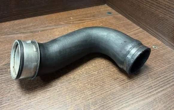Intercooler hose/pipe