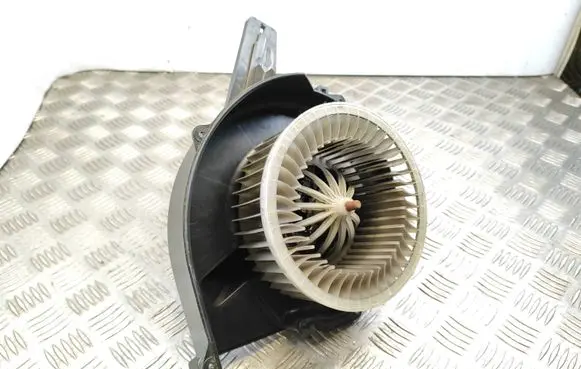 Volkswagen Polo V 6R Heater fan/blower 6R1819015 Y1551