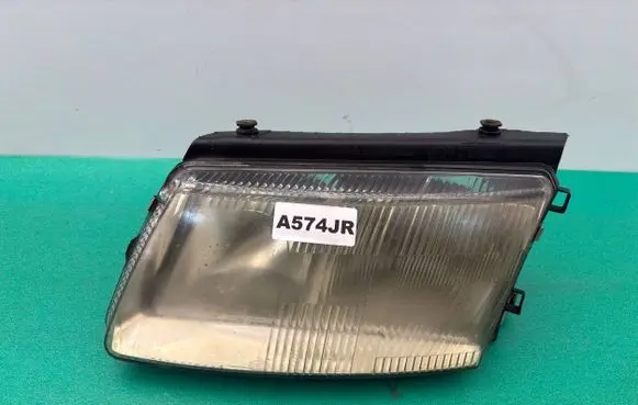 Volkswagen PASSAT B5 Headlight/headlamp E49431
